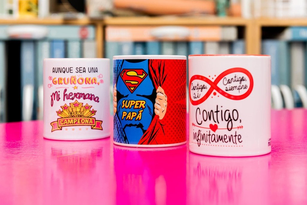 Personaliza tus tazas y llaveros con impresión digital para ocasiones especiales