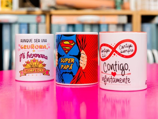 Personaliza tus tazas y llaveros con impresión digital para ocasiones especiales